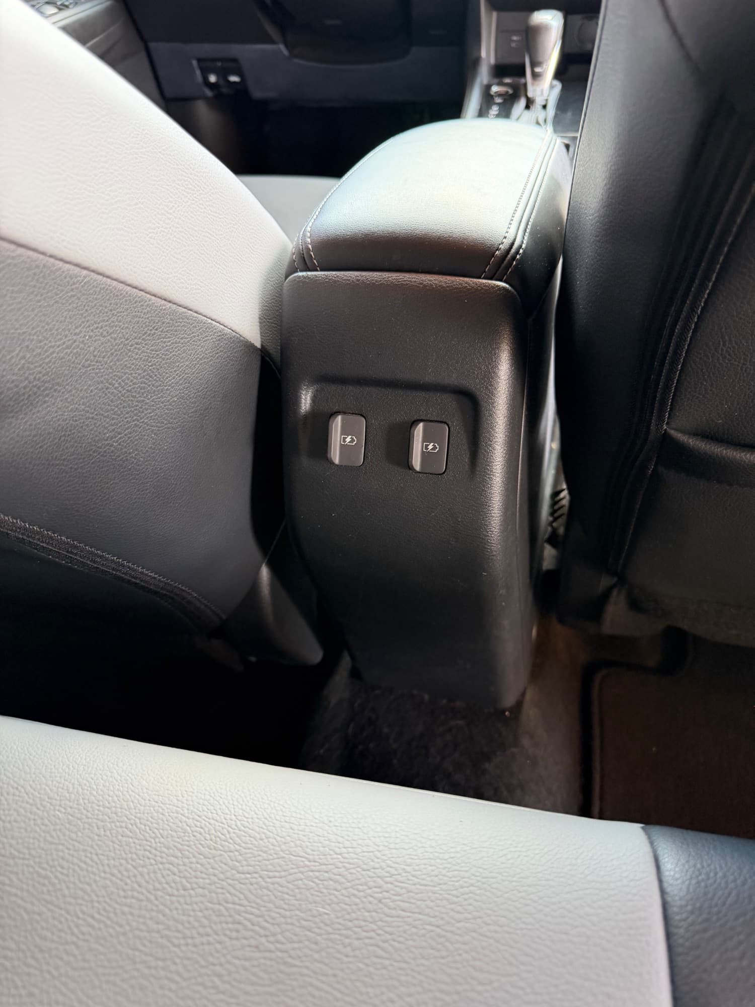 2021 NISSAN Kicks SR — photo 15