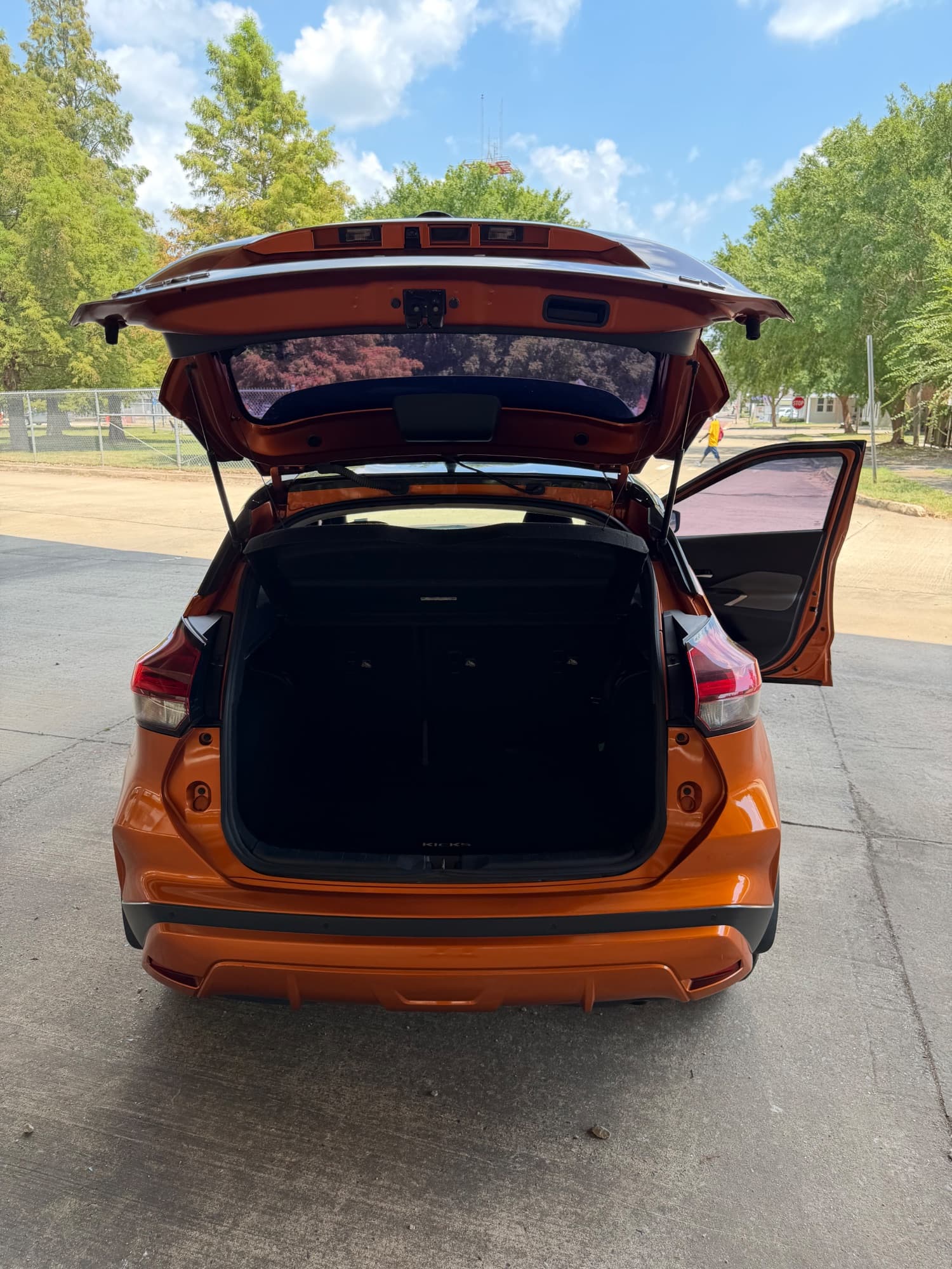 2021 NISSAN Kicks SR — photo 16