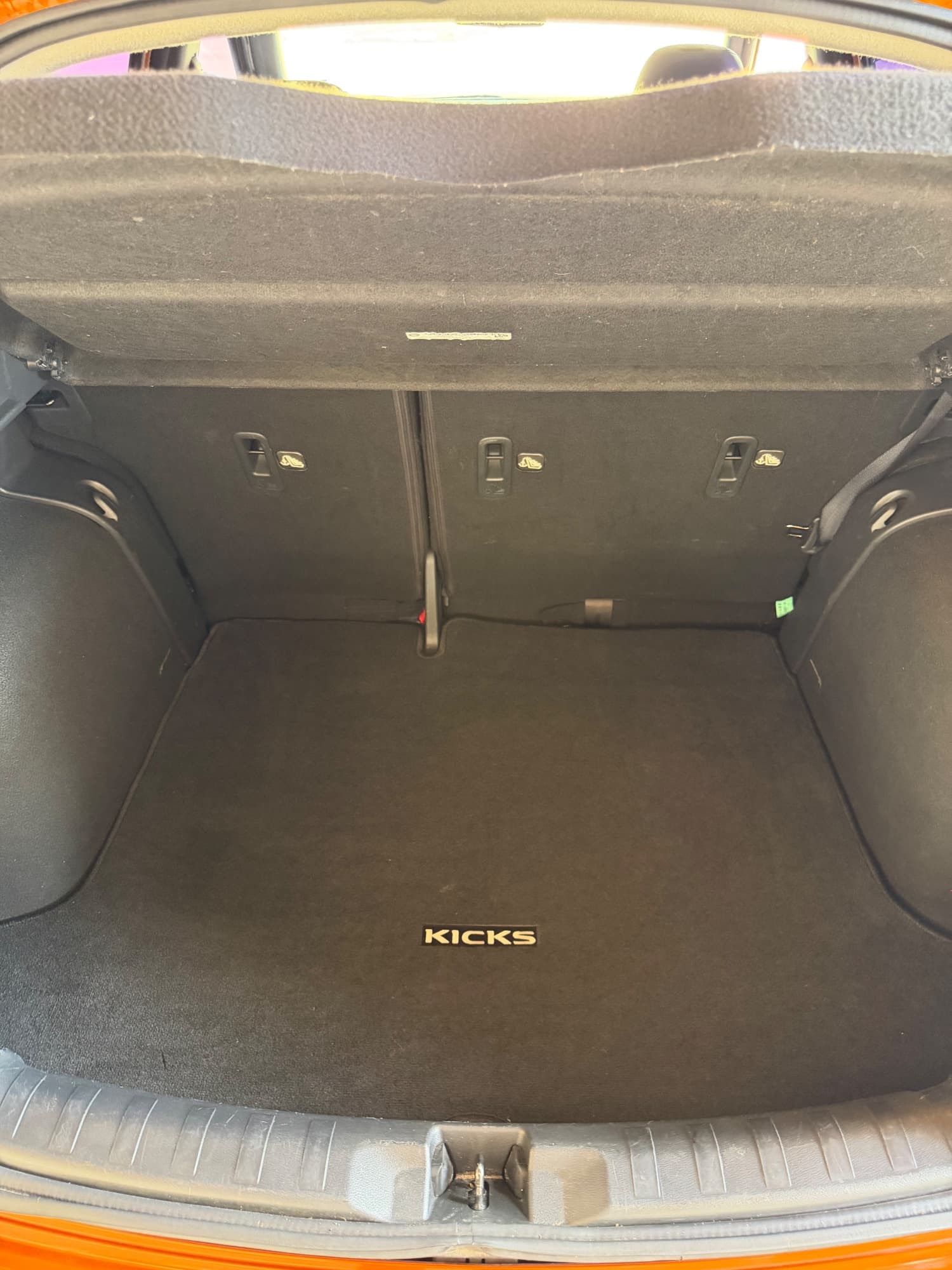 2021 NISSAN Kicks SR — photo 17